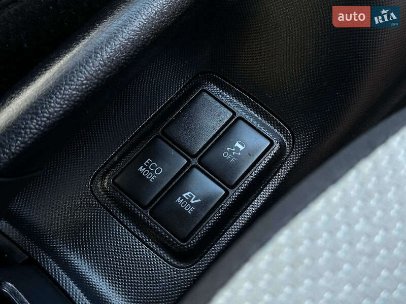 Хетчбек Toyota Aqua 2015 в Одесі
