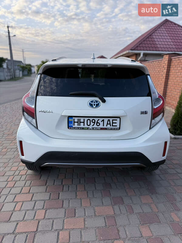 Хетчбек Toyota Aqua 2017 в Одесі