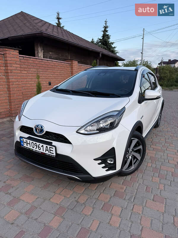 Хетчбек Toyota Aqua 2017 в Одесі