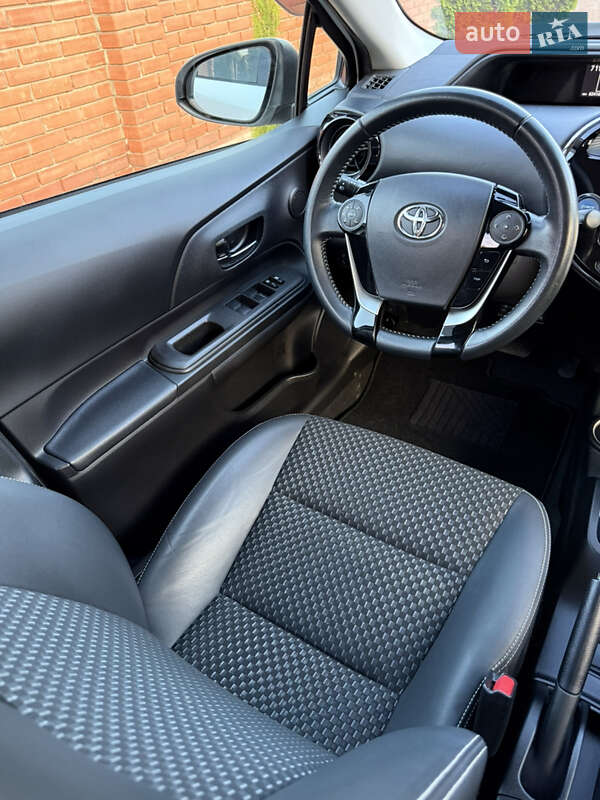 Хетчбек Toyota Aqua 2017 в Одесі