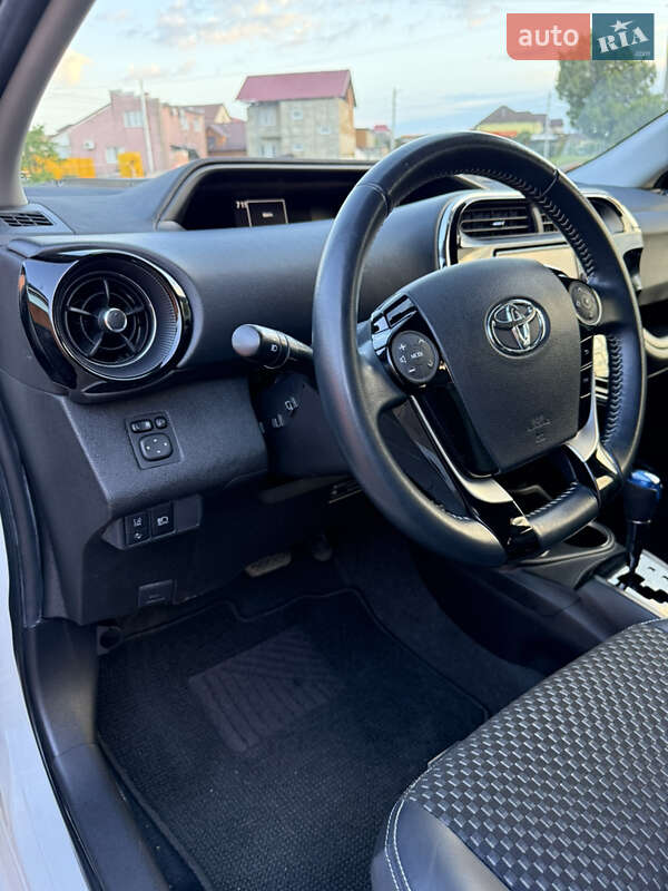 Хетчбек Toyota Aqua 2017 в Одесі