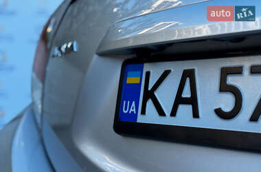 Хэтчбек Toyota Aqua 2016 в 