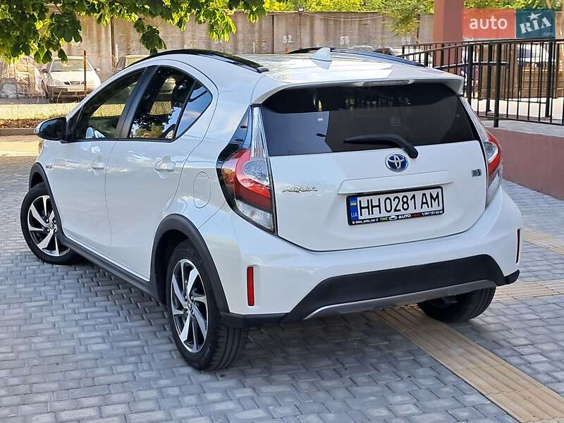 Хетчбек Toyota Aqua 2017 в Одесі
