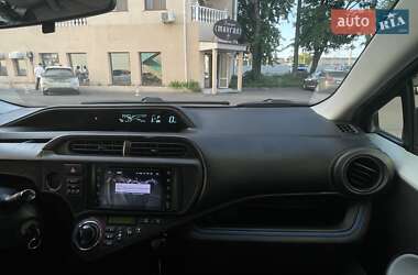 Хетчбек Toyota Aqua 2014 в 