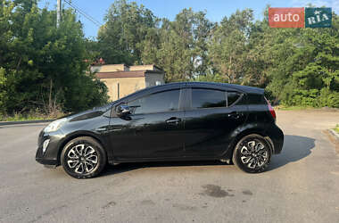 Хэтчбек Toyota Aqua 2015 в 