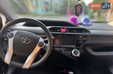 Хэтчбек Toyota Aqua 2015 в 