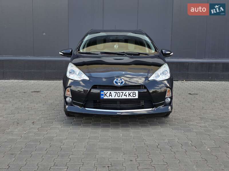 Хетчбек Toyota Aqua 2013 в Києві