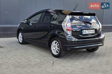 Хэтчбек Toyota Aqua 2013 в 