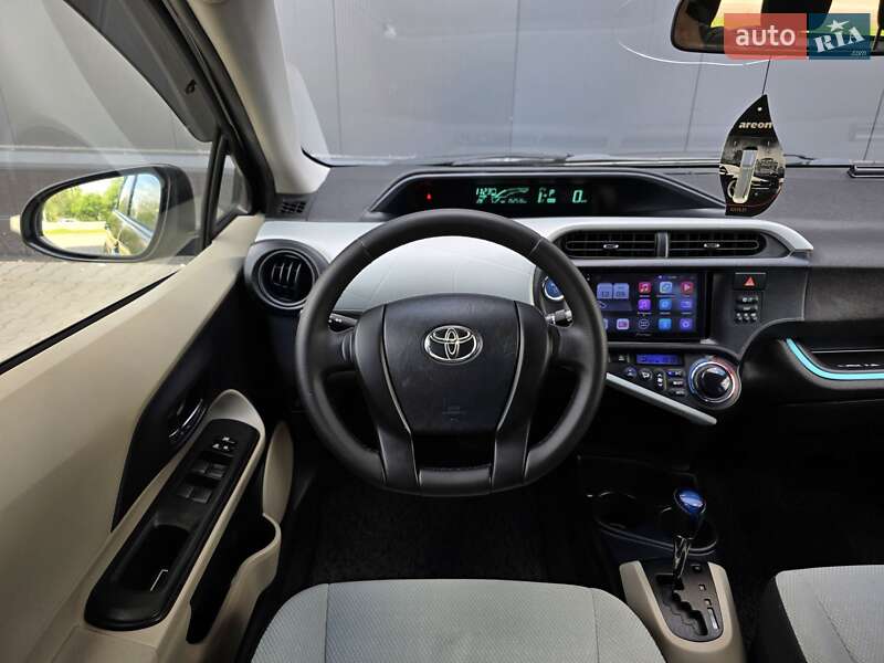Хетчбек Toyota Aqua 2013 в Києві