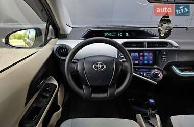 Хэтчбек Toyota Aqua 2013 в 