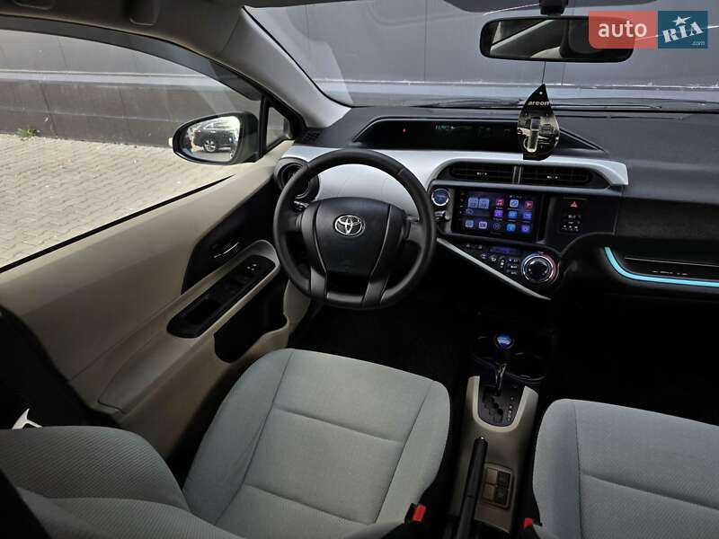 Хетчбек Toyota Aqua 2013 в Києві