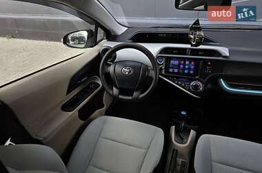 Хэтчбек Toyota Aqua 2013 в 