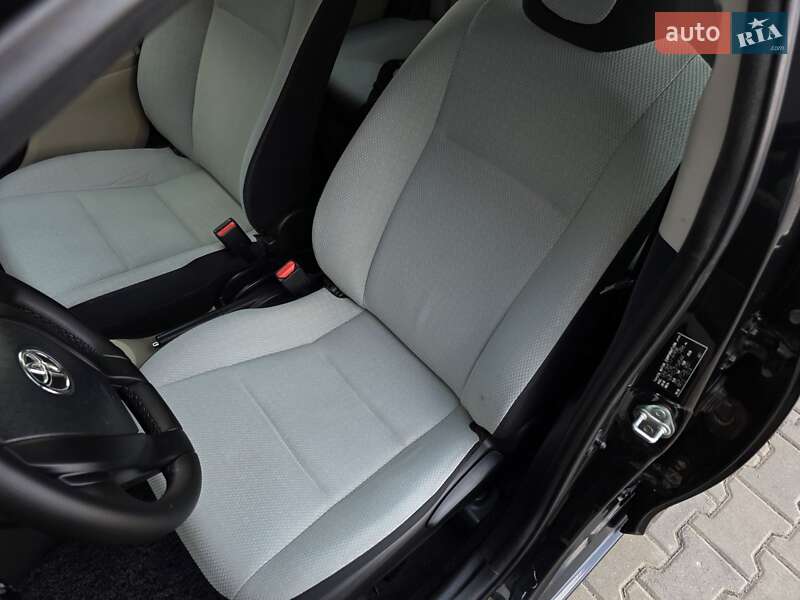 Хетчбек Toyota Aqua 2013 в Києві