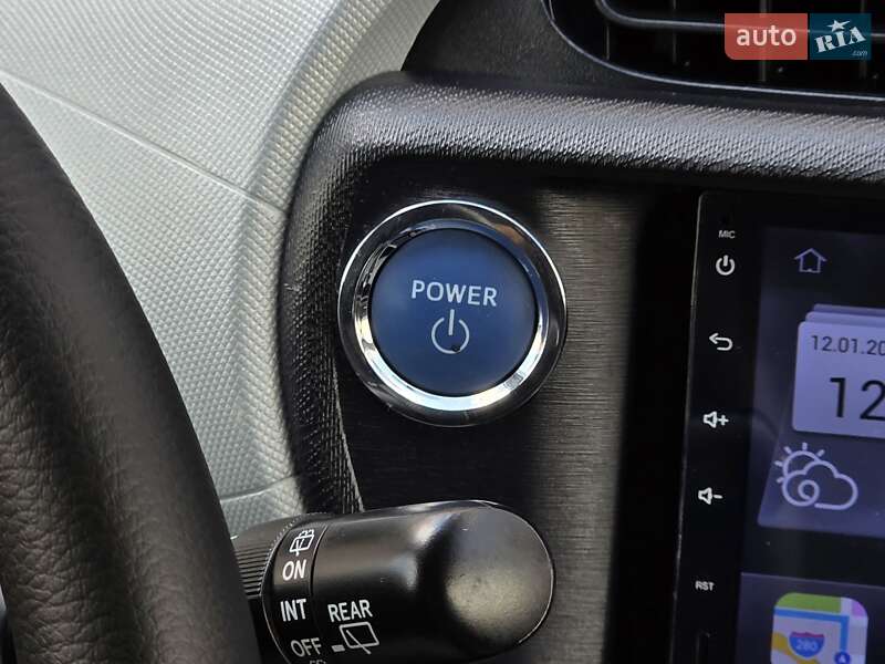 Хетчбек Toyota Aqua 2013 в Києві