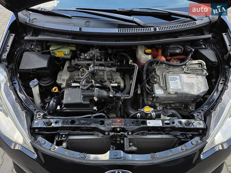 Хетчбек Toyota Aqua 2013 в Києві