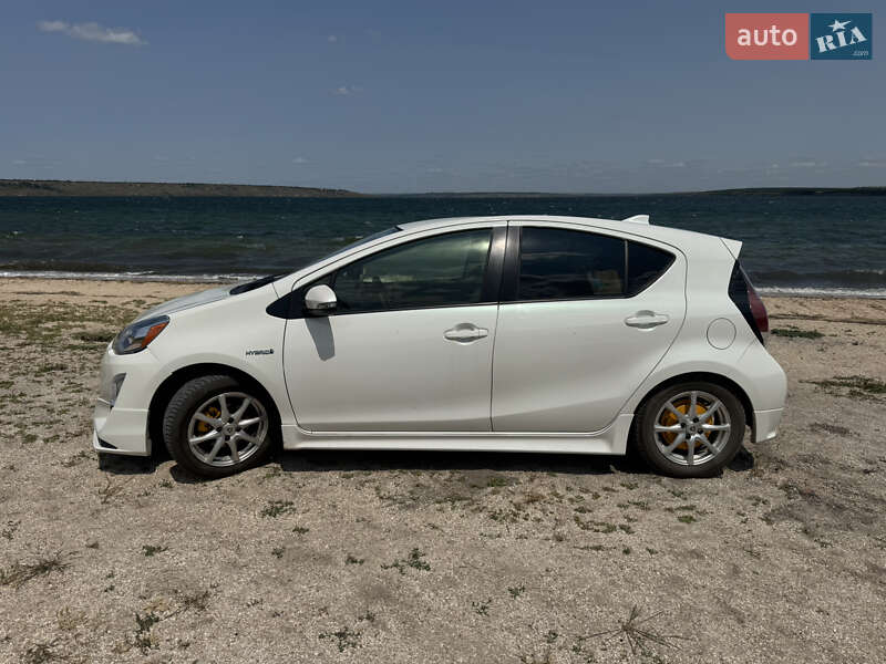 Хэтчбек Toyota Aqua 2015 в Виннице фото 3 Хэтчбек Toyota Aqua 2015 в Виннице