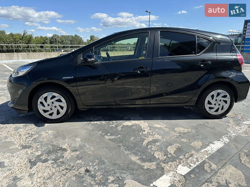 Хетчбек Toyota Aqua 2018 в Києві