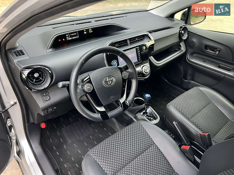 Хэтчбек Toyota Aqua 2017 в Василькове