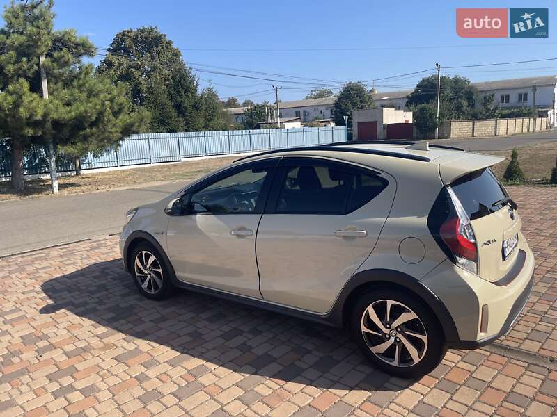 Хэтчбек Toyota Aqua 2017 в Черноморске