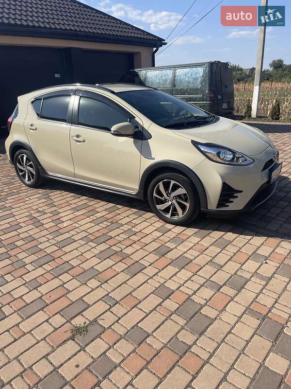 Хэтчбек Toyota Aqua 2017 в Черноморске