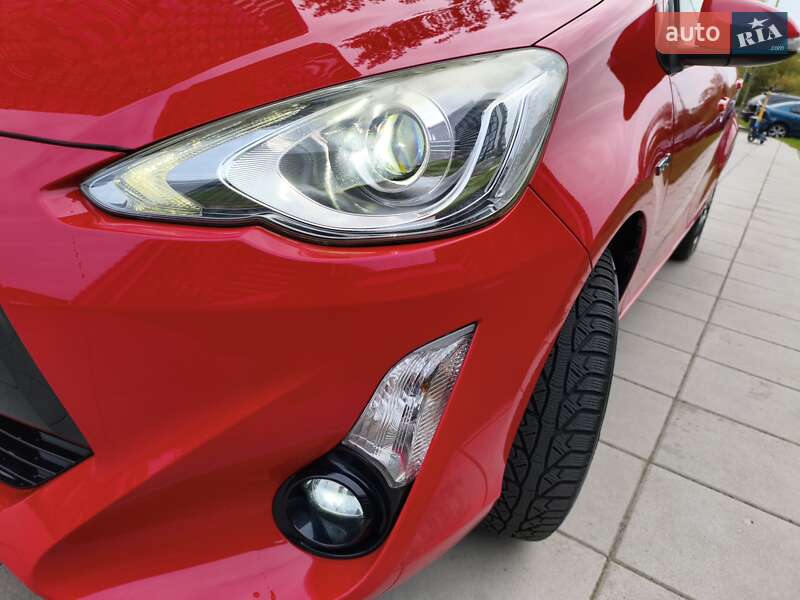 Хэтчбек Toyota Aqua 2016 в Киеве