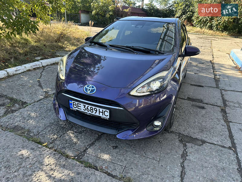 Хетчбек Toyota Aqua 2017 в Одесі