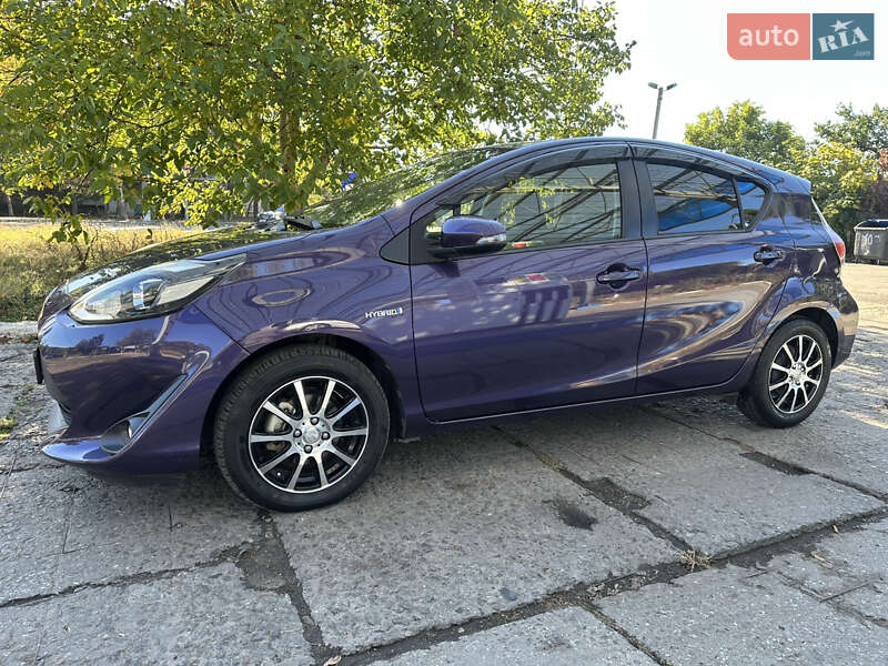 Хетчбек Toyota Aqua 2017 в Одесі