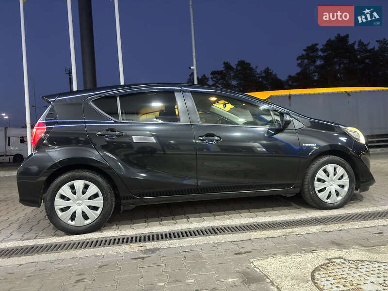 Хэтчбек Toyota Aqua 2018 в Киеве