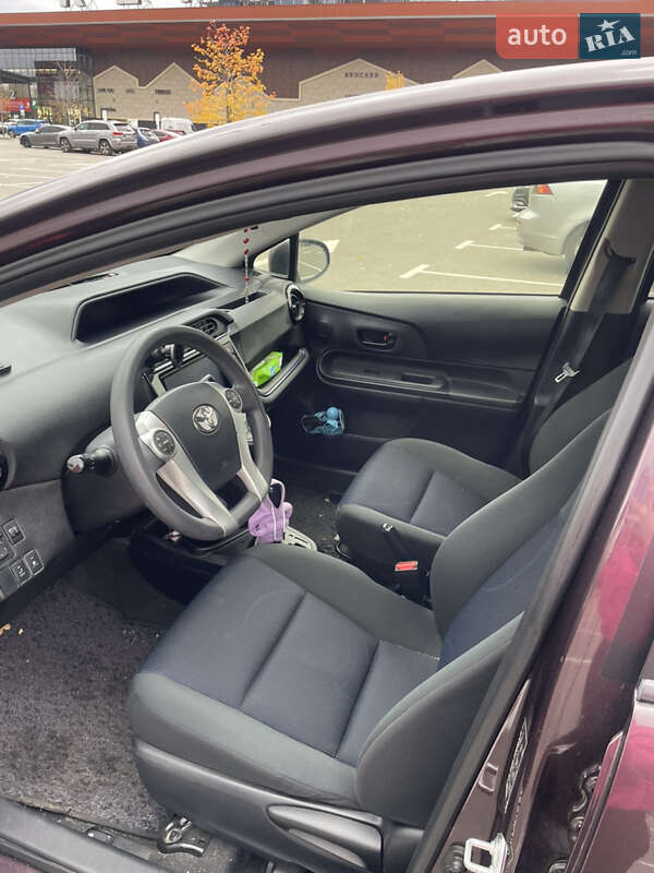 Хэтчбек Toyota Aqua 2015 в Киеве