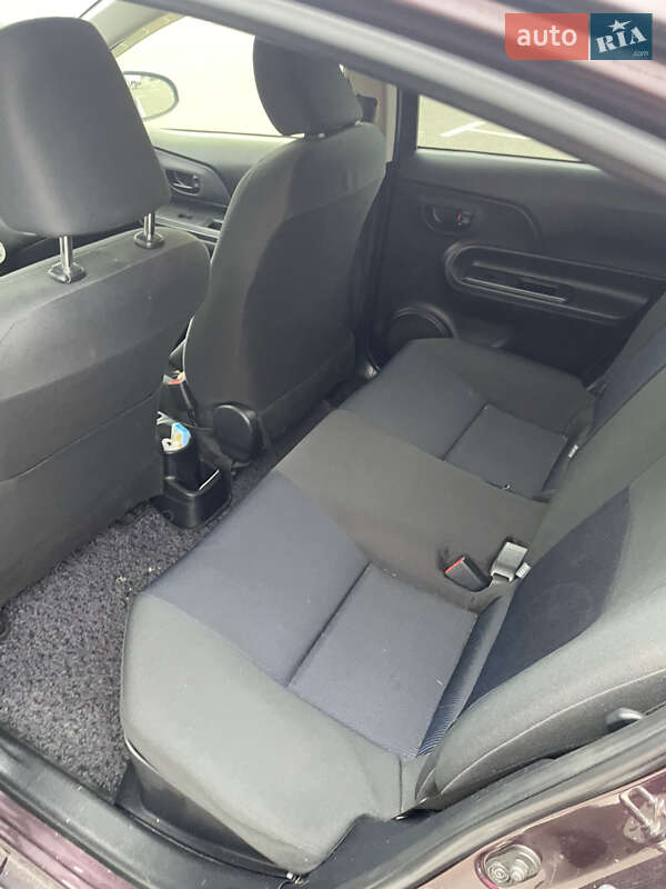 Хэтчбек Toyota Aqua 2015 в Киеве