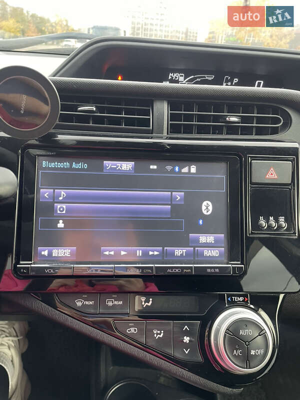 Хэтчбек Toyota Aqua 2015 в Киеве