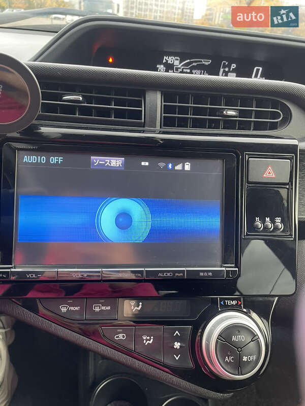 Хэтчбек Toyota Aqua 2015 в Киеве