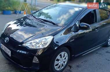 Хетчбек Toyota Aqua 2013 в Києві