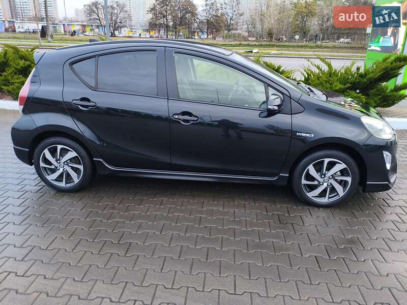 Хэтчбек Toyota Aqua 2015 в Киеве фото 2 Хэтчбек Toyota Aqua 2015 в Киеве