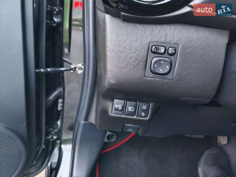 Хэтчбек Toyota Aqua 2015 в Киеве фото 22 Хэтчбек Toyota Aqua 2015 в Киеве