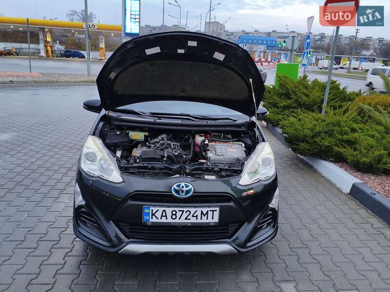 Хэтчбек Toyota Aqua 2015 в Киеве фото 38 Хэтчбек Toyota Aqua 2015 в Киеве