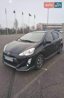 Хэтчбек Toyota Aqua 2015 в Кривом Роге