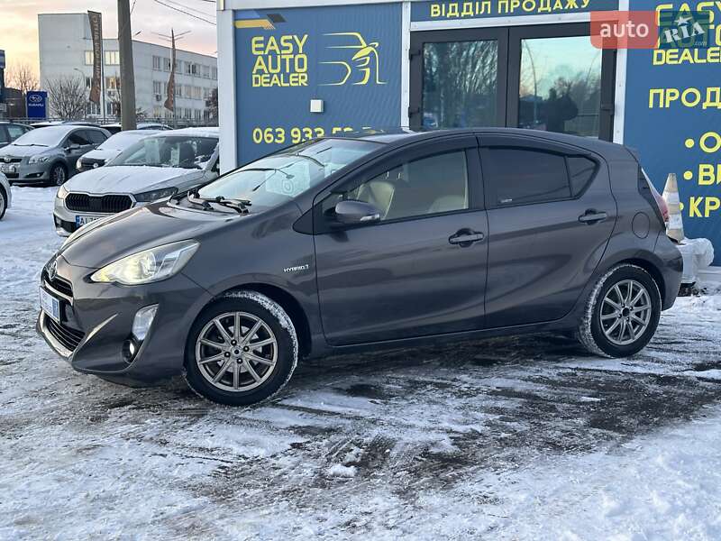 Хетчбек Toyota Aqua 2015 в Києві