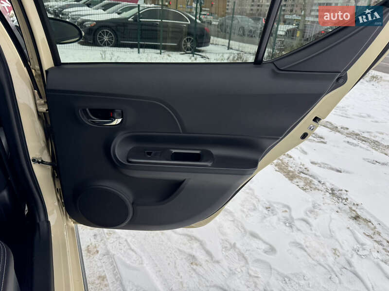 Хэтчбек Toyota Aqua 2018 в Киеве