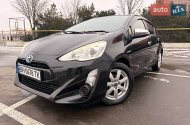 Хэтчбек Toyota Aqua 2016 в Одессе