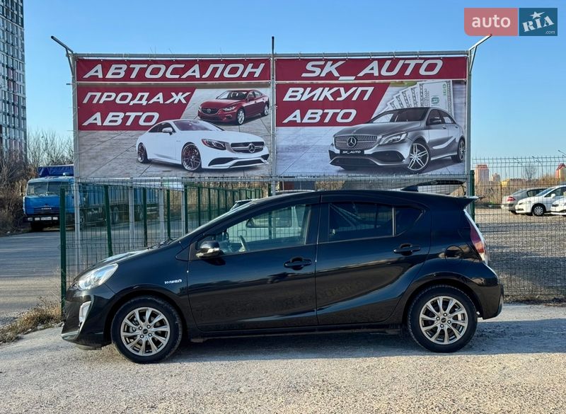 Хэтчбек Toyota Aqua 2015 в Киеве