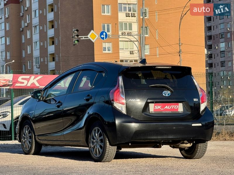 Хэтчбек Toyota Aqua 2015 в Киеве