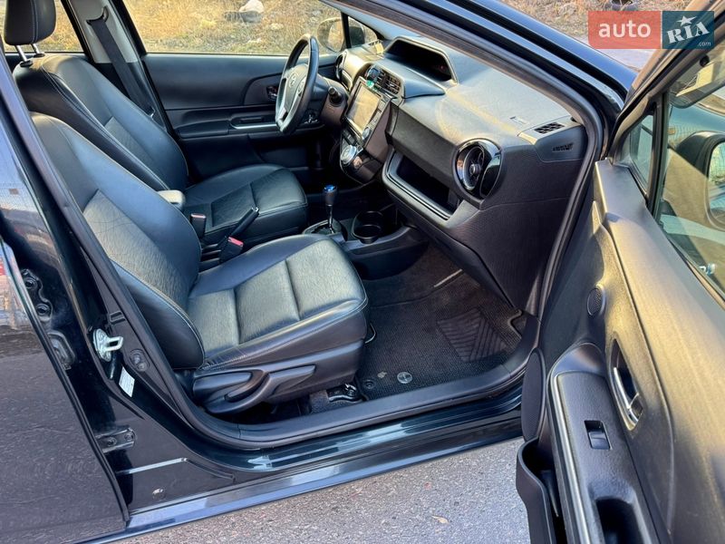 Хэтчбек Toyota Aqua 2015 в Киеве