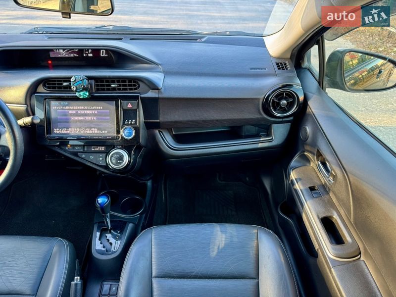 Хэтчбек Toyota Aqua 2015 в Киеве