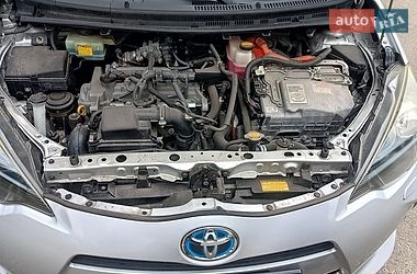 Хетчбек Toyota Aqua 2014 в Києві