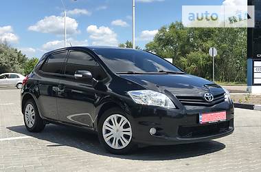 Хэтчбек Toyota Auris 2011 в Днепре