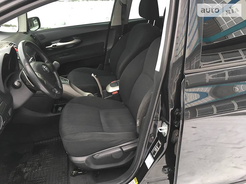 Хэтчбек Toyota Auris 2009 в Ивано-Франковске