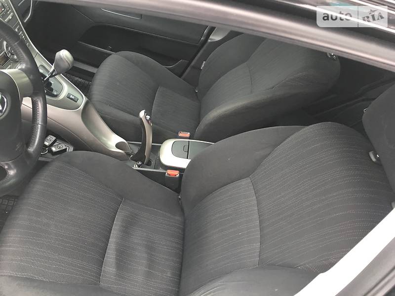 Хэтчбек Toyota Auris 2009 в Ивано-Франковске