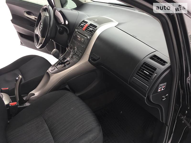 Хэтчбек Toyota Auris 2009 в Ивано-Франковске