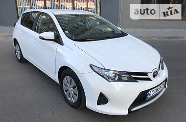 Хэтчбек Toyota Auris 2014 в Луцке